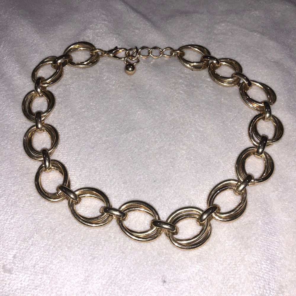 Banana republic Chain style statement necklace